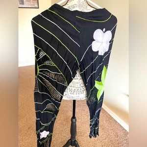 Black embroidered pants with netting